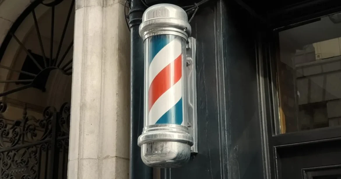 Barber shopokban razziázott a NAV, sok helyen még adószámot sem találtak