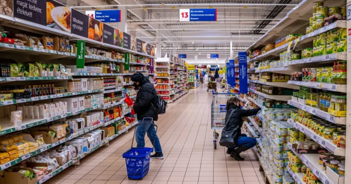 Október 23-i hosszú hétvége: így nyitnak a boltok